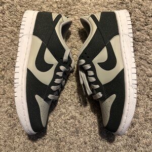 Nike Dual-Tone Black and Gray Sneakers